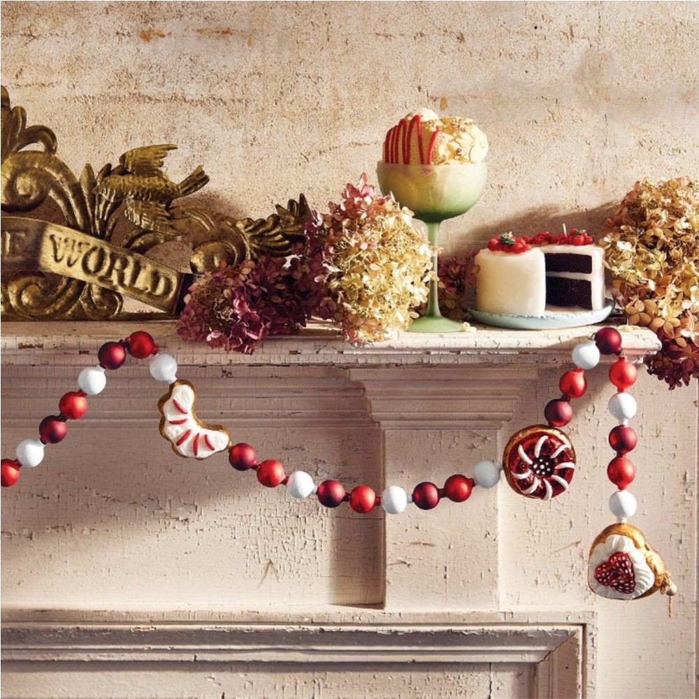 Festive Red and White Holiday Garland